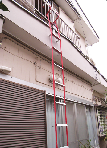 KL-2S 2階用避難はしご。窓やベランダにすぐに装着できる軽量